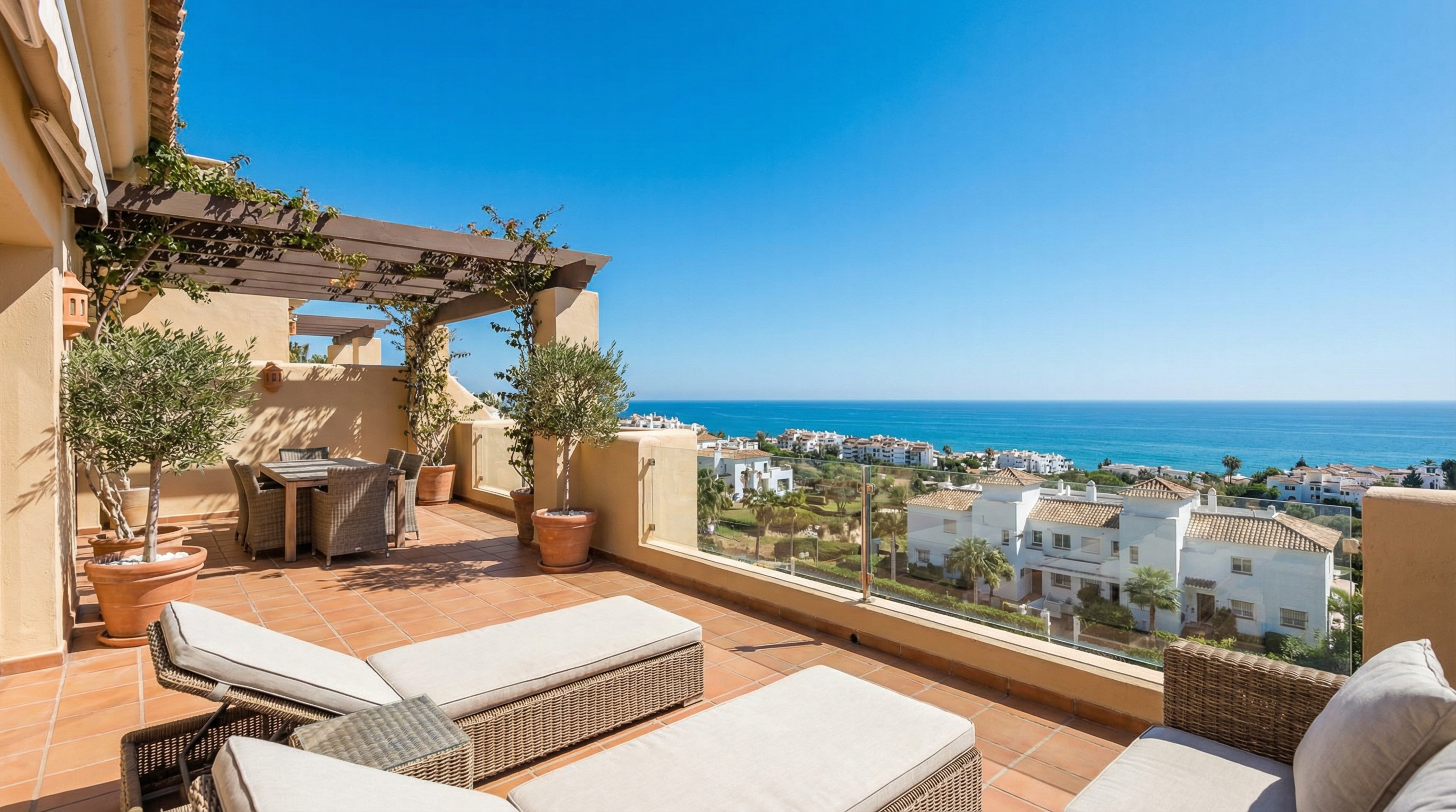 Rôle du Notaire et de l'Avocat : Naviguer l'Achat Immobilier sur la Costa del Sol - Immobilier Costa del Sol