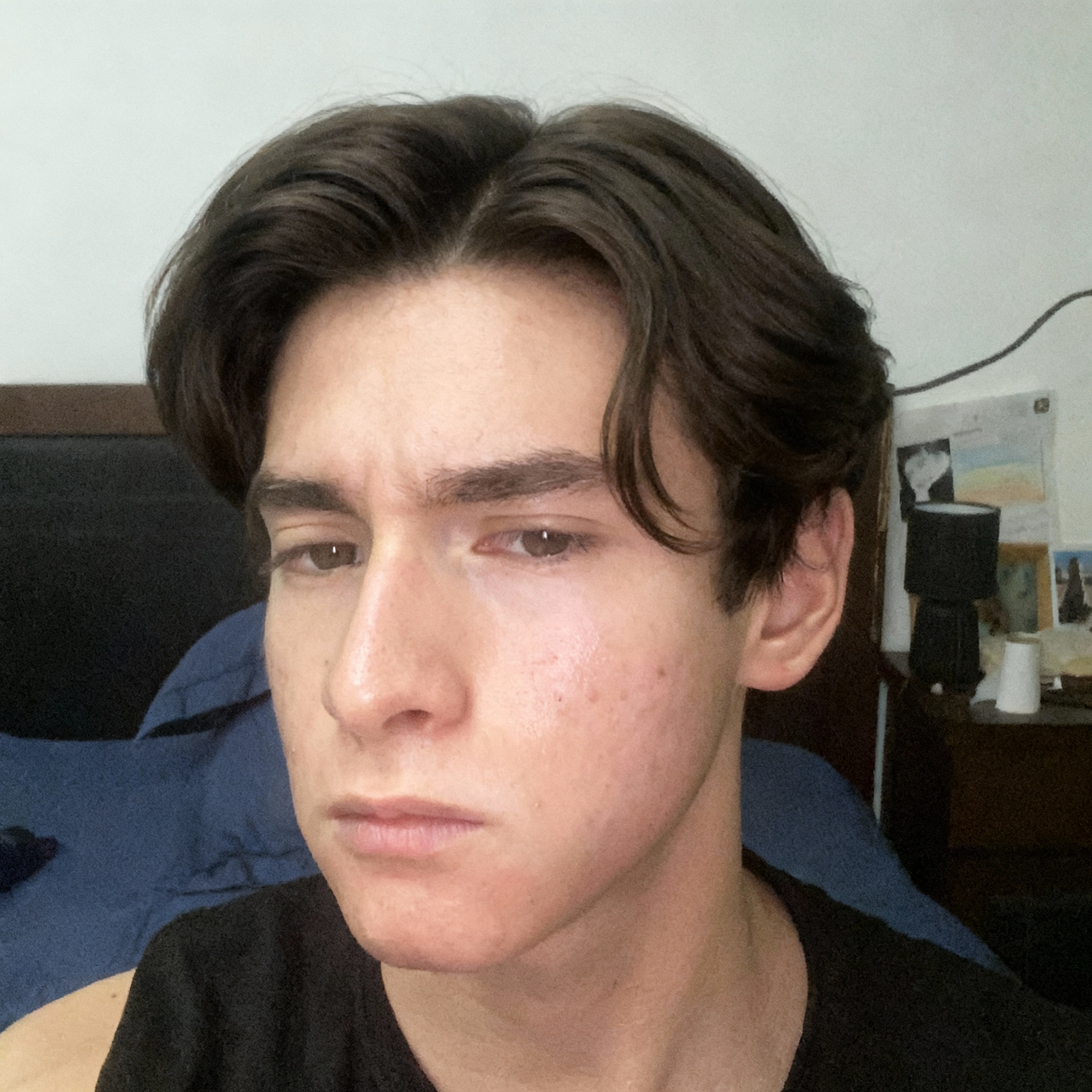 make-the-person-in-the-photo-have-a-middle-part-3m0vezzabc-3