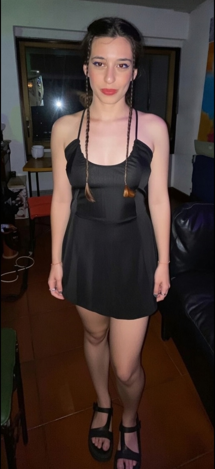 completamente-nuda-gambe-larghe-cxj3zmoefk