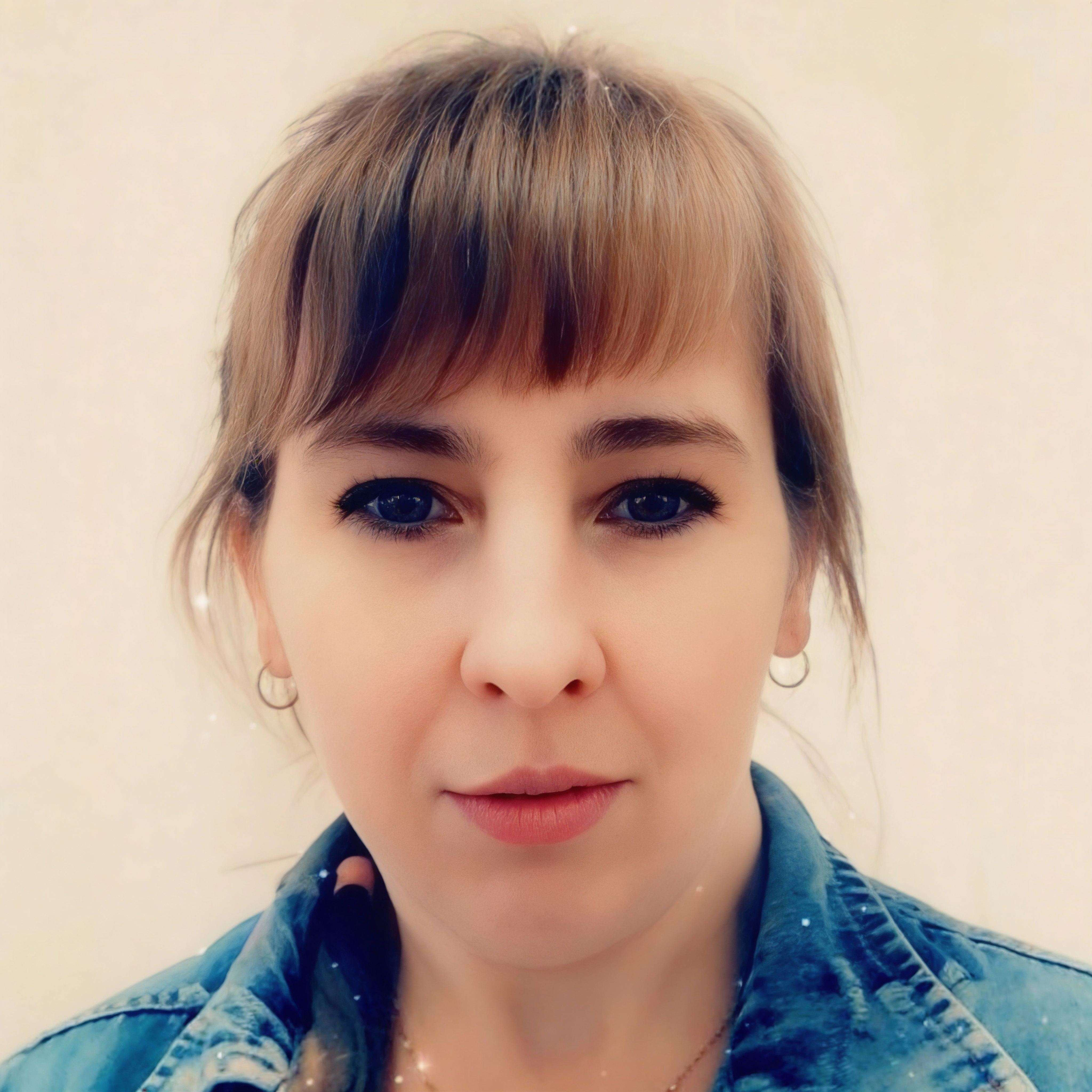 the-photos-shown-here-depict-the-same-woman-from-7xzfr7jcwn-3