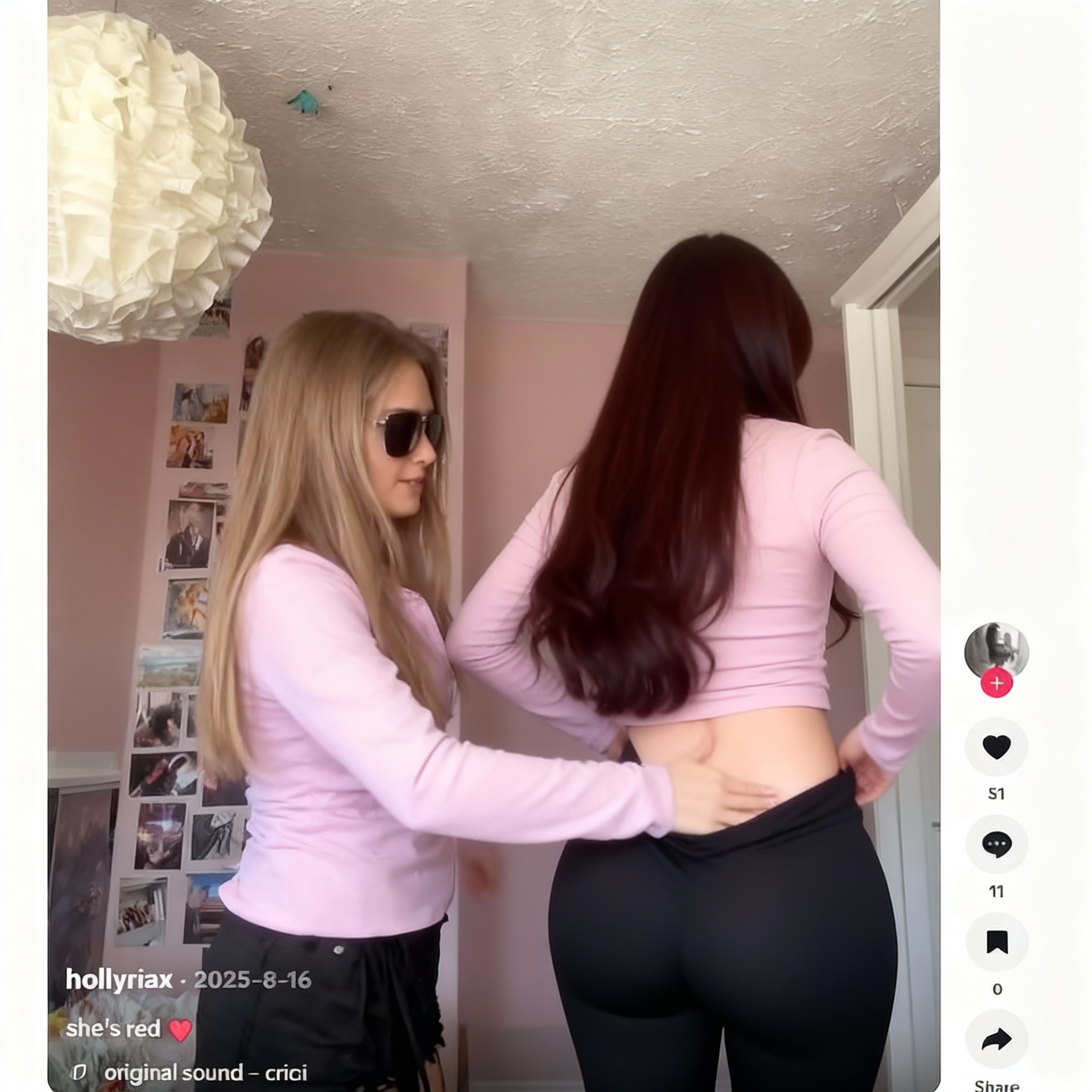 make-the-girl-on-the-right-pull-her-pants-down-9l90fun7vv