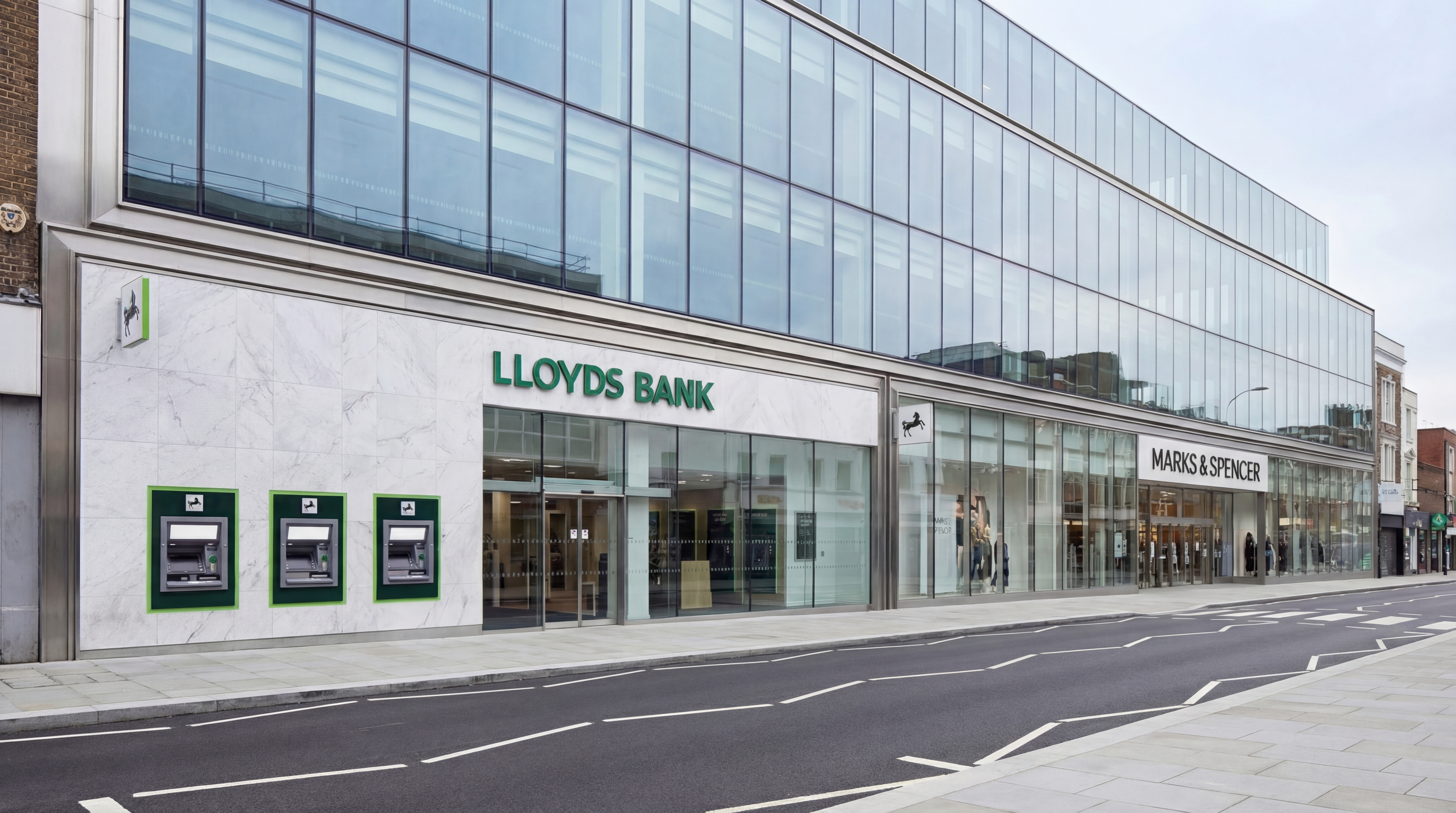 this-is-the-lloyds-bank-and-marks-and-spencer-wsi4n8ww47-4
