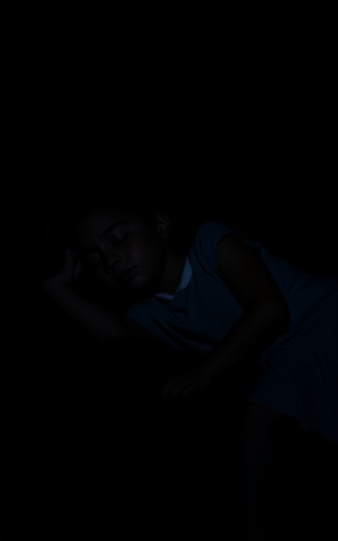 this-4years-old-girl-watching-tv-casualy-and-fell-isniva9a51