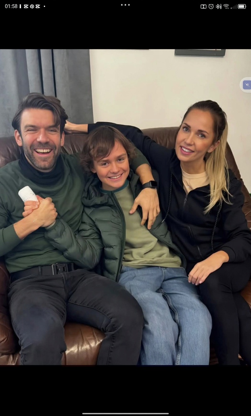 kolanie-dodaj-na-zdjeciu-dziewczyny-hpmat8nxhc