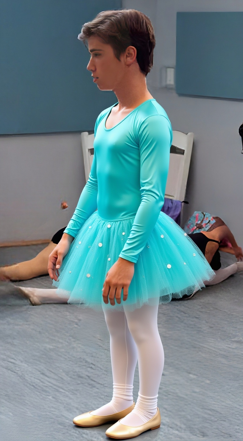 16year-european-male-wearing-a-long-sleeve-light-90p9jfyj7s