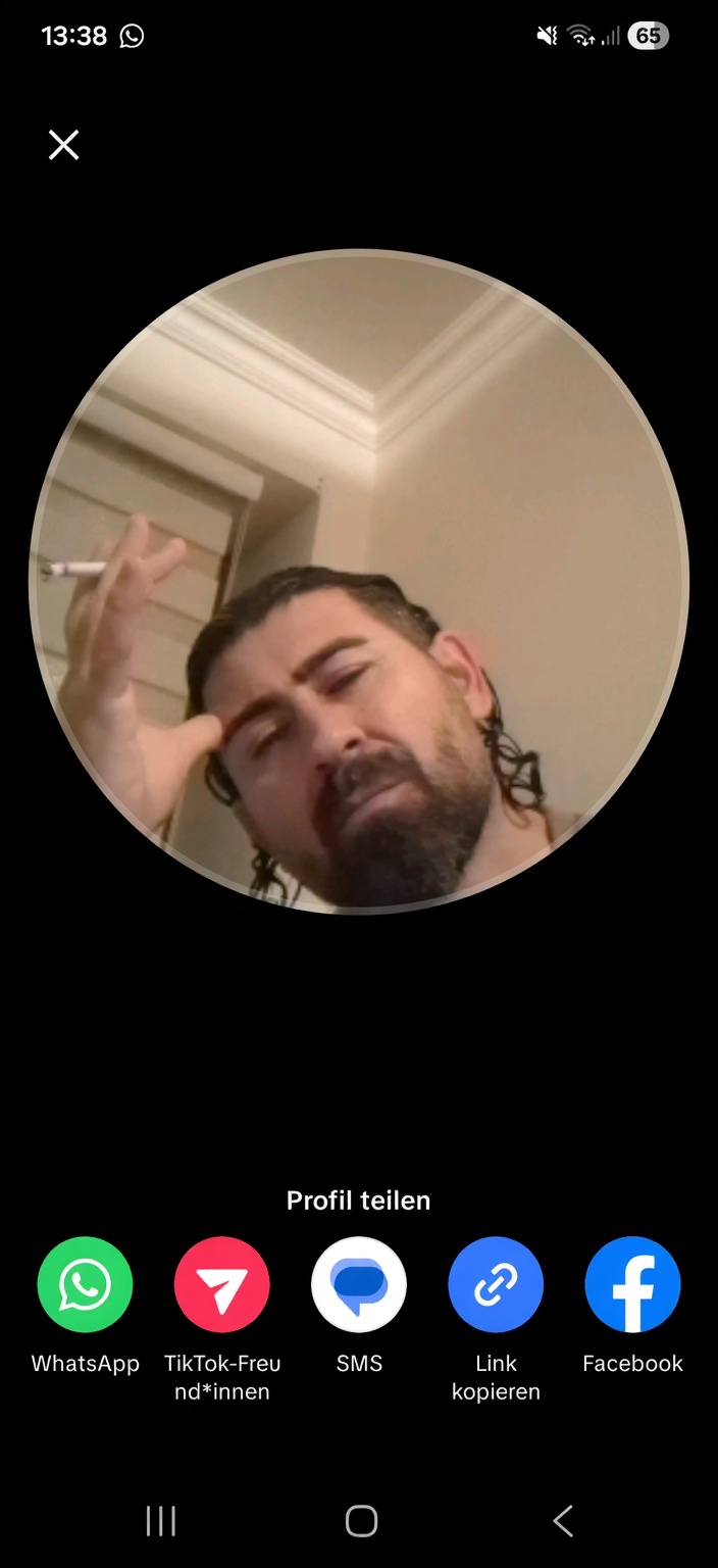 mache-zu-seinem-kopf-bruch-lee-korper-d4k77d6zx1