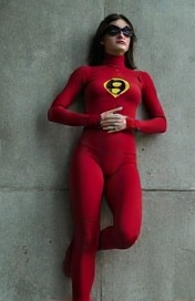 elastigirl-defeated-unconcious-on-the-gray-ground-16p0prm859