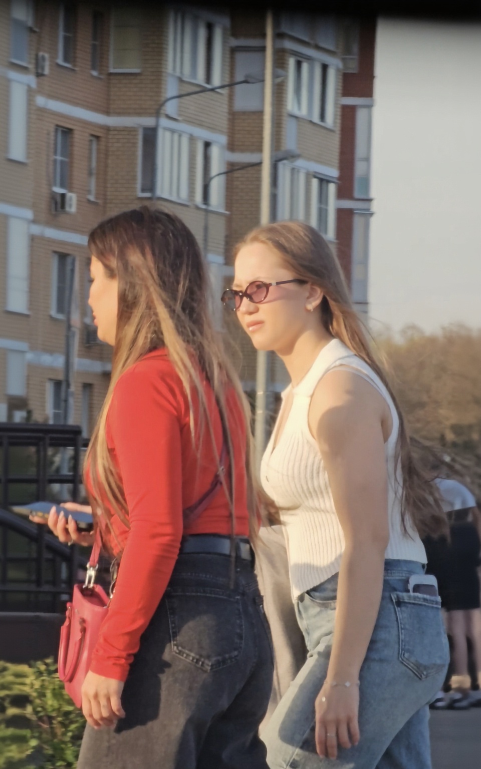 devushki-golye-grud-golaya-seksualnye-stringi-idm8ajixvy