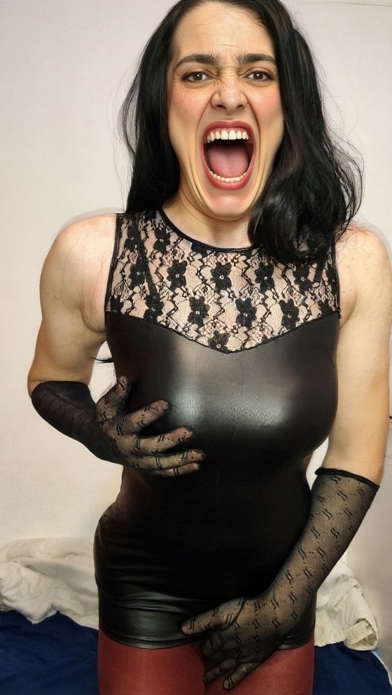 deepthroating-a-huge-dildo-kbfhhk3pq8