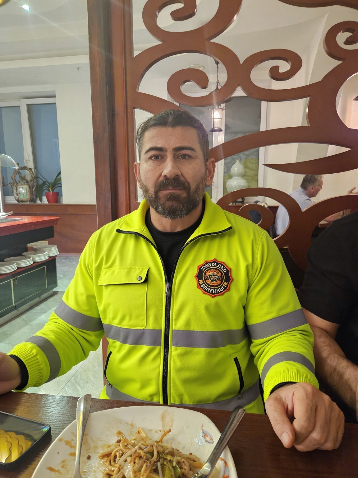 mache-mich-zu-einem-muskulosen-mann-oberkorperfrei-7c66eru0r