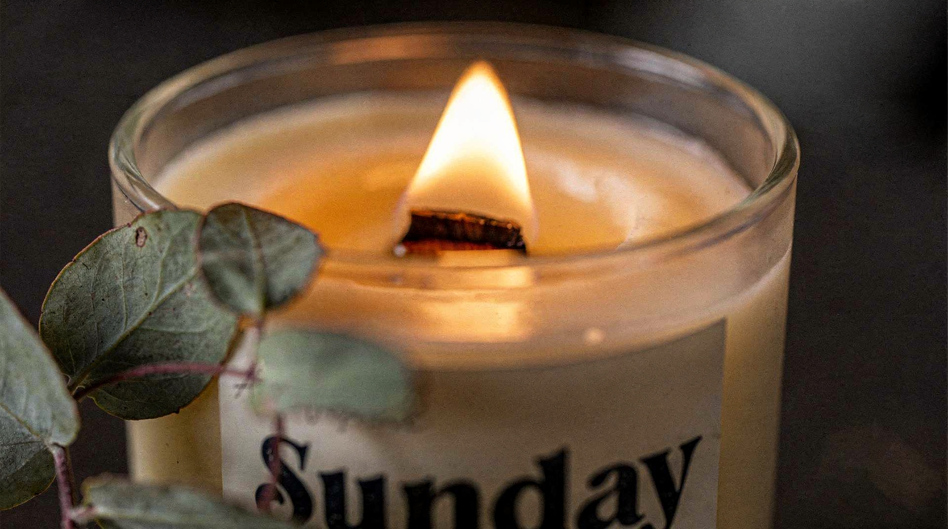 Best Clean Burning Candles for Apartments: No Soot, No Headaches, Just Good Vibes