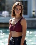 a-portrait-of-a-young-woman-with-natural-lighting-wxdnlz19ya