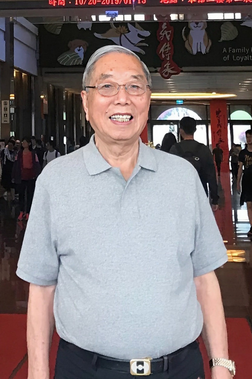 remove-the-reflections-from-the-glasses-z96lz2pgbn