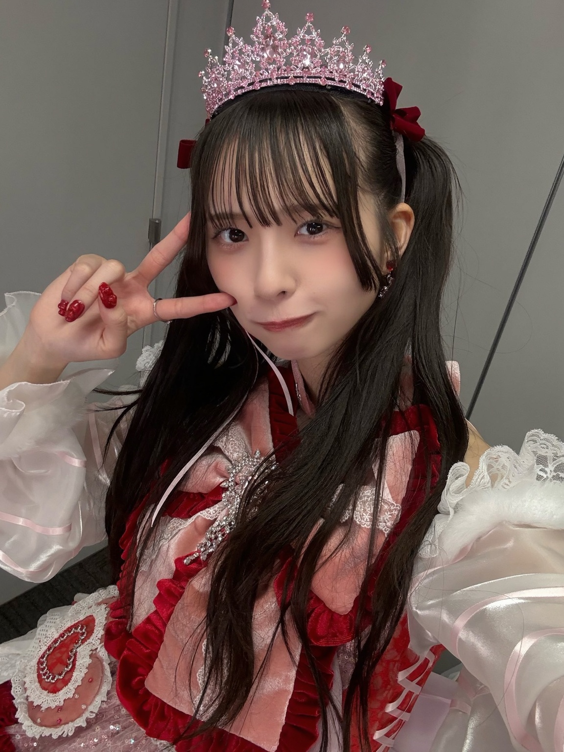 to-remove-ones-own-costume-q0tmx9ovu7