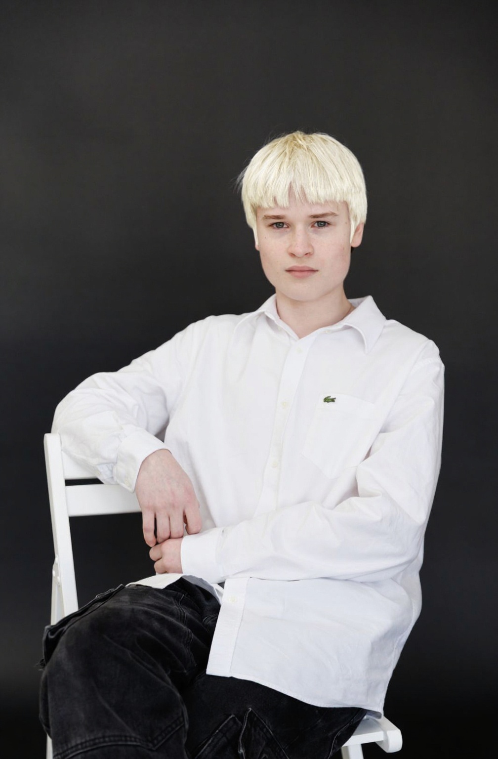 sdelaj-fon-nemnogo-svetlee-uberi-iz-cveta-volos-uecj6yrdul