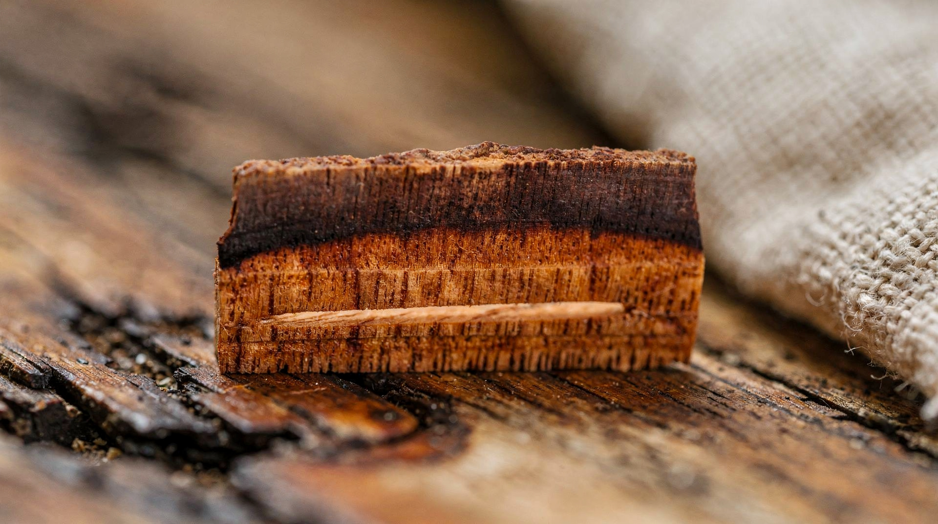 Beeswax vs Soy Candles: The Complete Comparison Guide