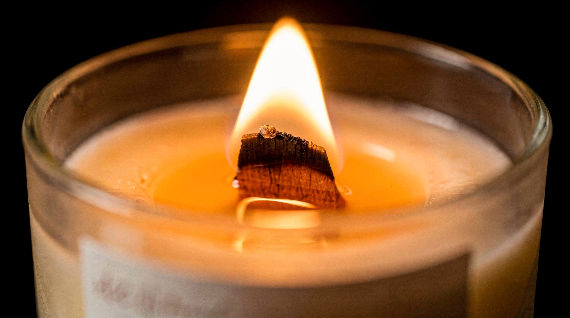 Best Candles for Date Night: Setting the Mood Without the Headache