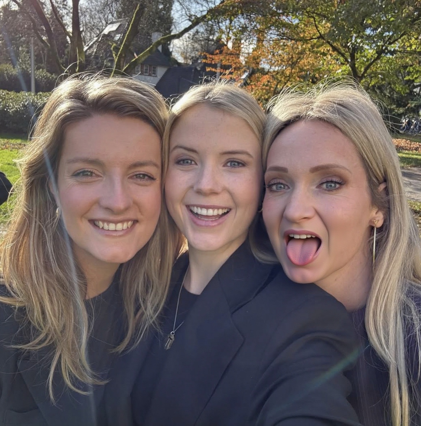 all-three-women-make-them-put-their-tongues-out-608vpd9iv7