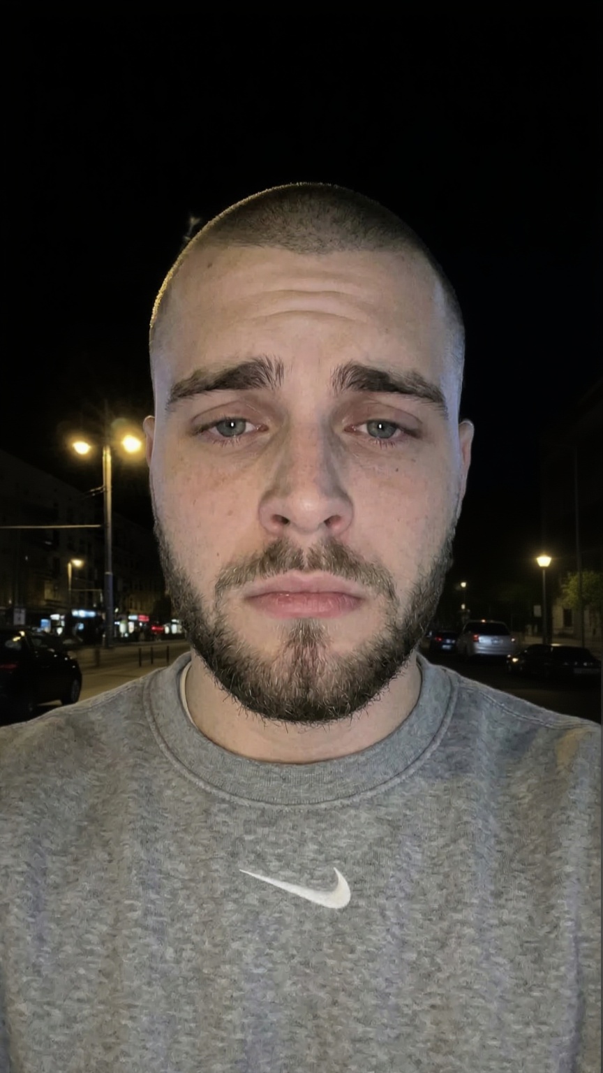 iskam-da-si-pravi-selfi-na-liceto-otdolu-i-otgore-sln7ko0jgf