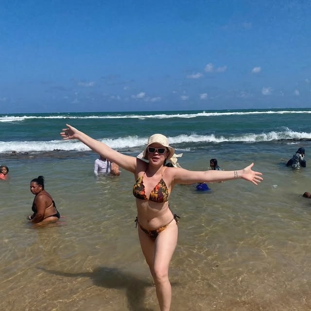 preciso-que-voce-gere-algumas-imagens-desta-modelo-wr1i7v61x