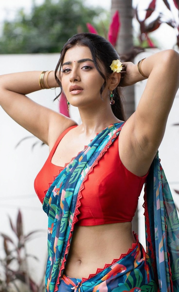 same-dress-and-shoulders-relaxed-and-gently-rolled-wcv7aotym