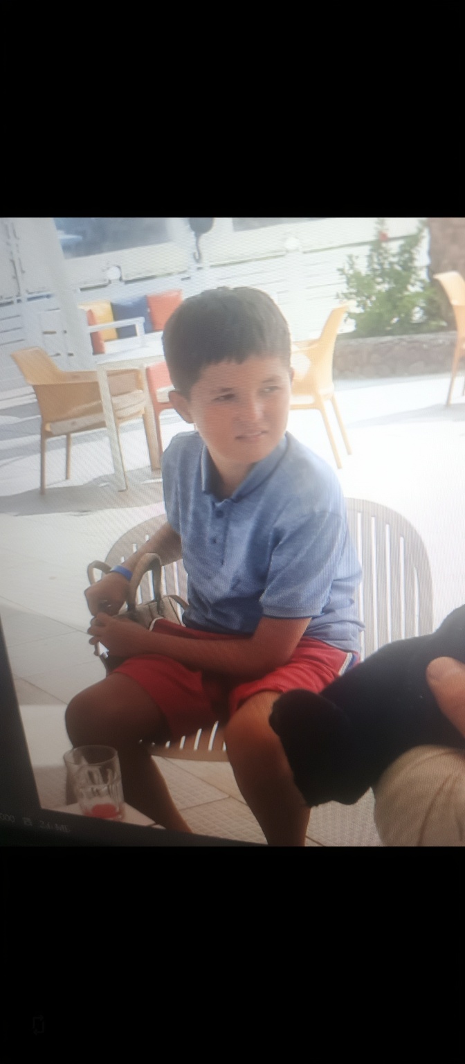 ya-hochu-chtoby-on-pozhimal-ruku-putinu-spd45g2q01