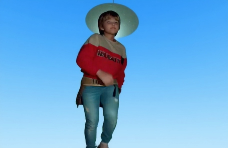 change-the-background-in-an-blue-sky-wo8lw4po8k