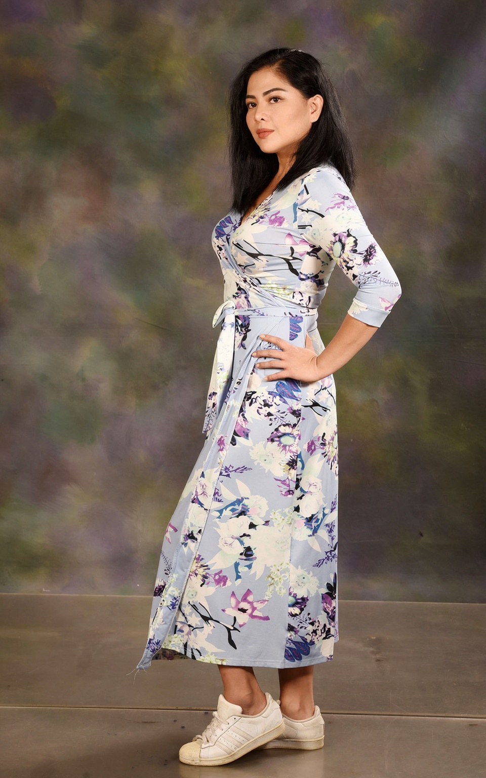 make-her-stare-directly-to-the-camera-tempting-b6q4tex2l1