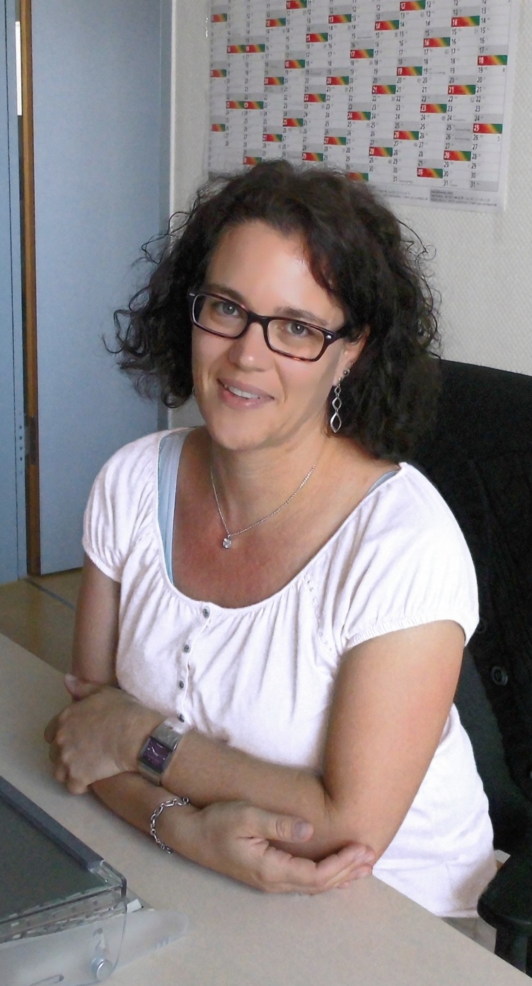 she-wears-luxourious-white-lingerie-hdo07z3mdc