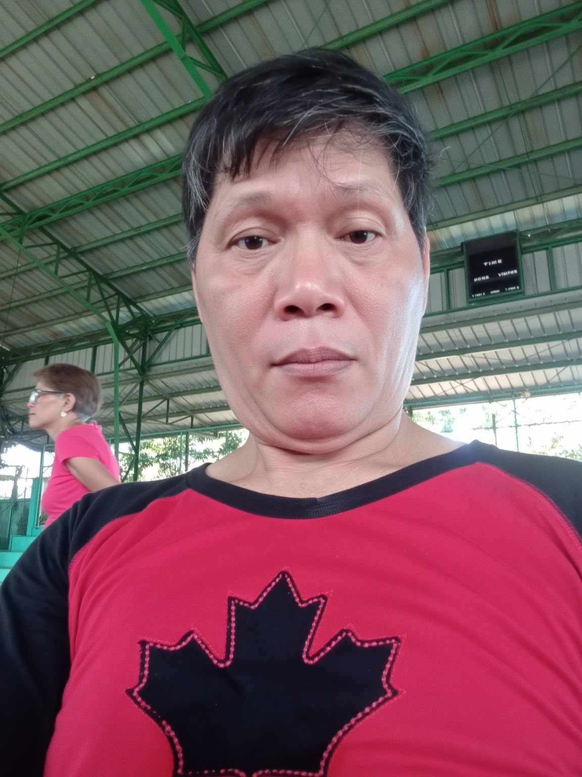 a-portrait-of-a-man-with-natural-lighting-gn85uahlfn