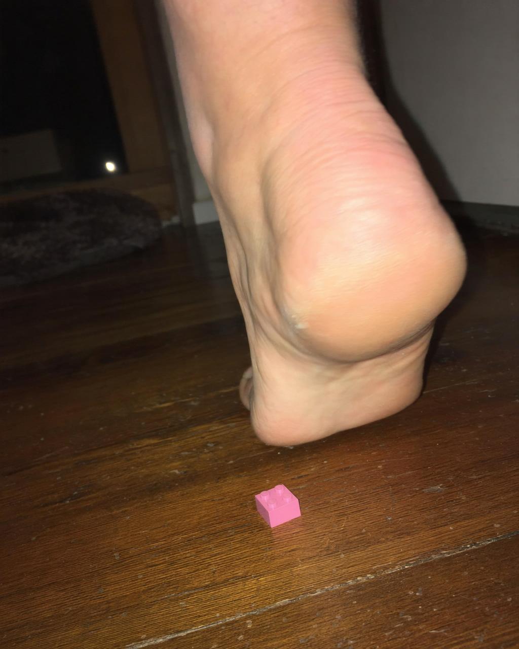 Bare Heel Toy Brick