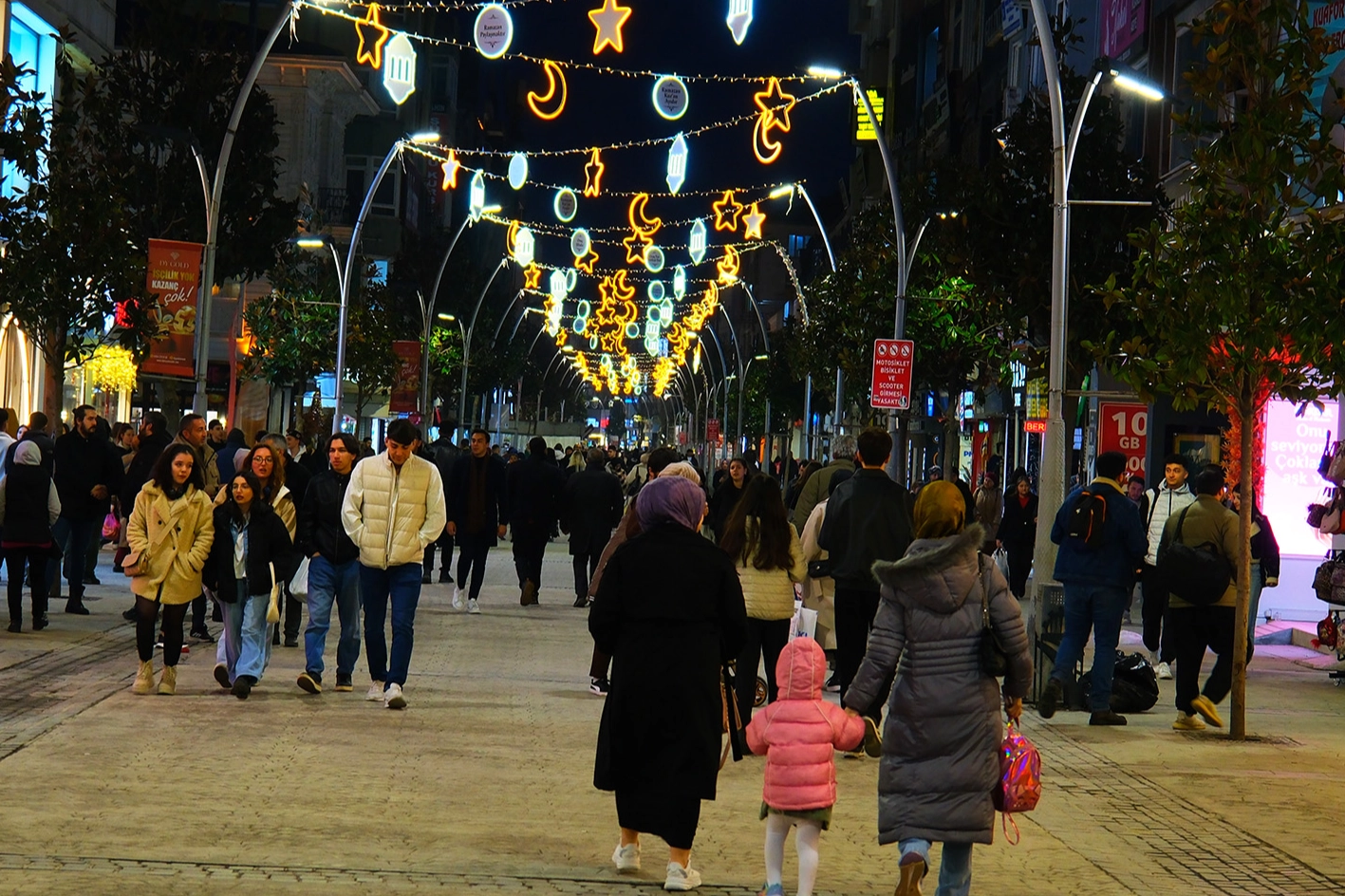 sakaryada-cark-caddesi-suslendi.webp