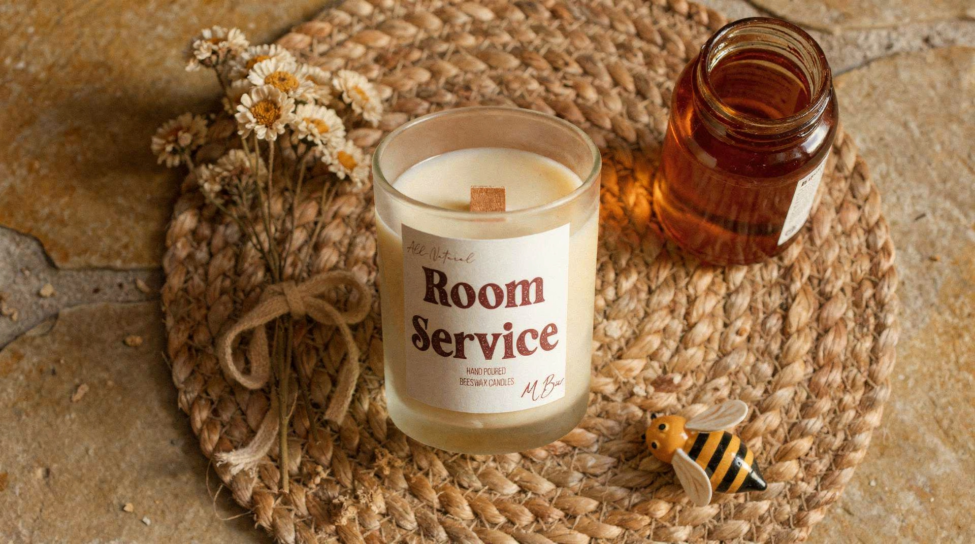 Beeswax vs Palm Wax Candles: Sustainability and Burn Compared