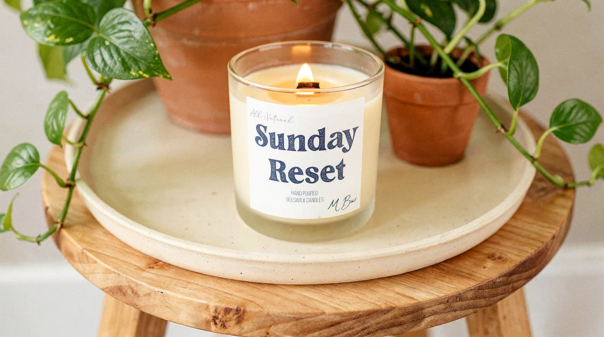 Beeswax vs Gel Candles: Safety and Burn Time Compared