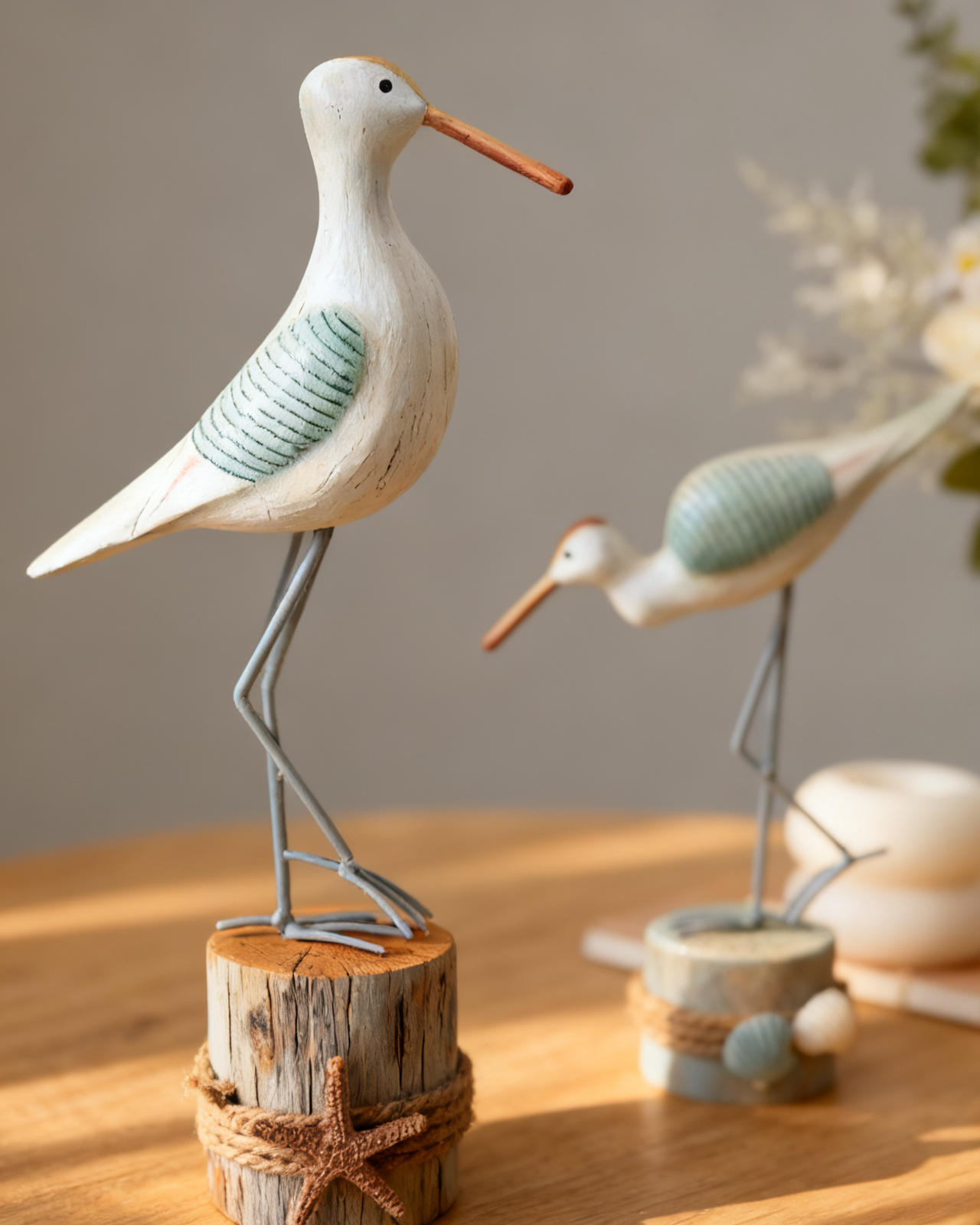 Driftwood, rope and shell detail