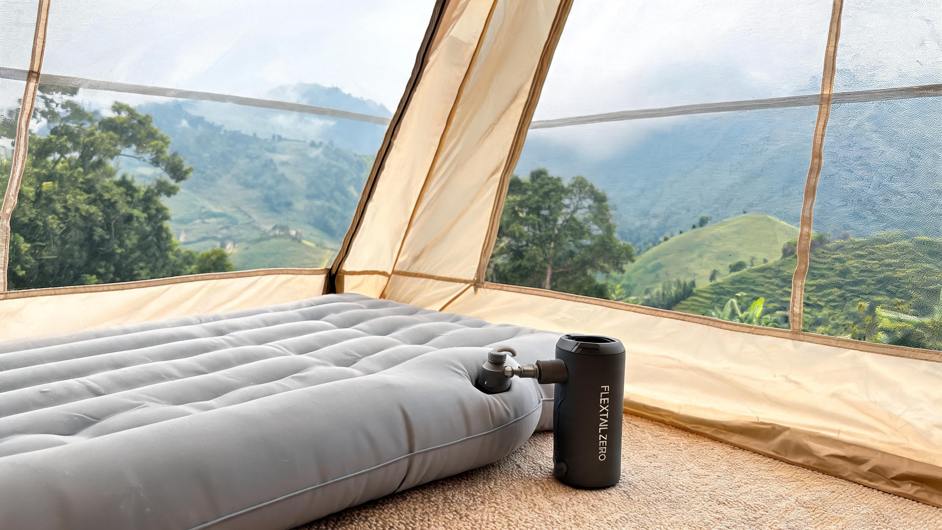 Bơm điện Flextail TINY PUMP 2X vs bơm tay camping - 5 lý do nên đổi 2026 - ProCamping.vn