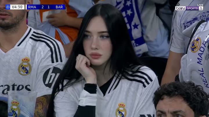 Estádio lotado, transmissão
