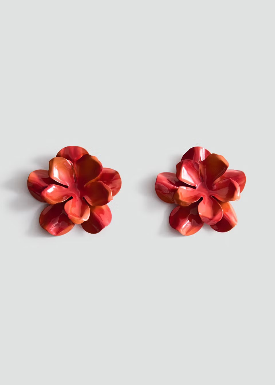 Mango, FLOWER EARRINGS WITH RELIEF
