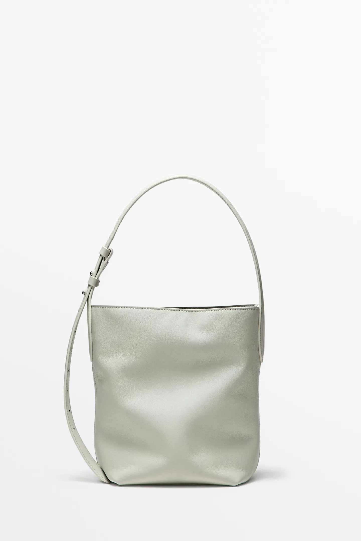 massimo dutti, NAPPA LEATHER MINI BUCKET BAG - Off white