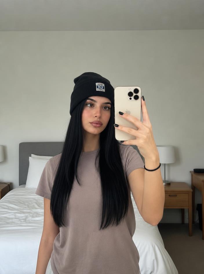 Black Ribbed Knit Beanie with Folded Cuff – Very Good