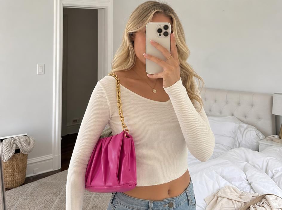 Fuchsia Pink Quilted Shoulder Bag with Gold Chain – Very Good