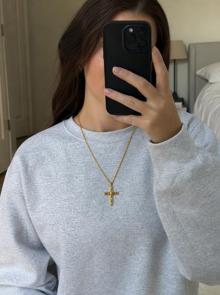 Gold-tone cross pendant necklace – Very good condition