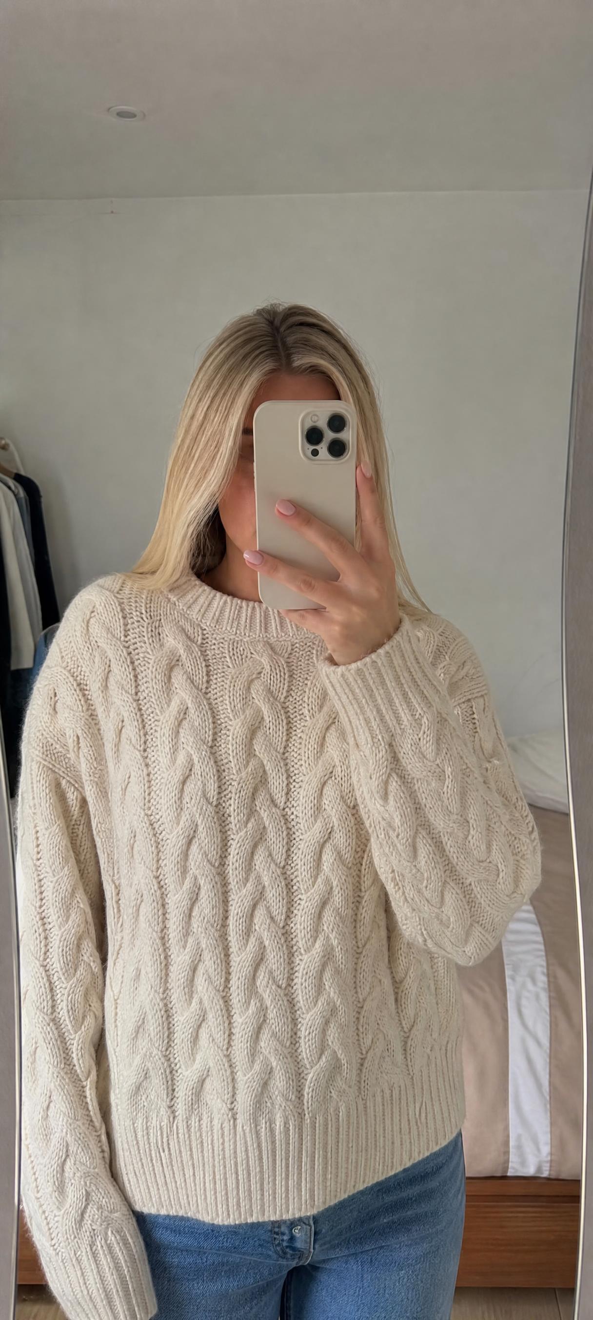 Cream Cable Knit Jumper – Relaxed Fit, Very Good Condition