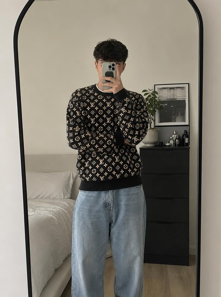 Louis Vuitton Monogram Sweatshirt Black Cream Relaxed Fit
