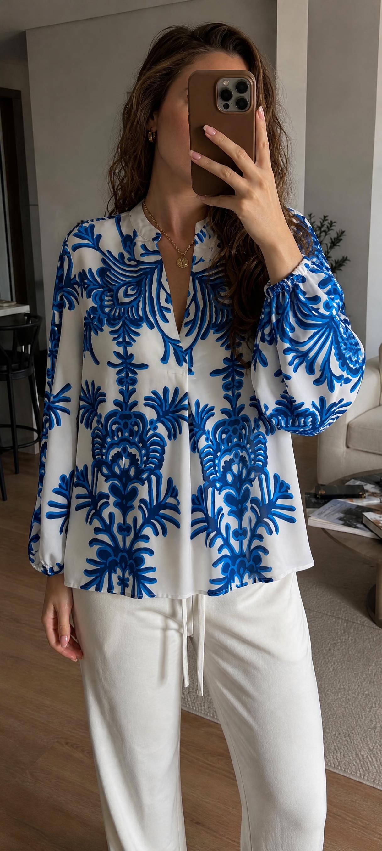 Blue Floral Print Blouse with Collar – Very Good Condition