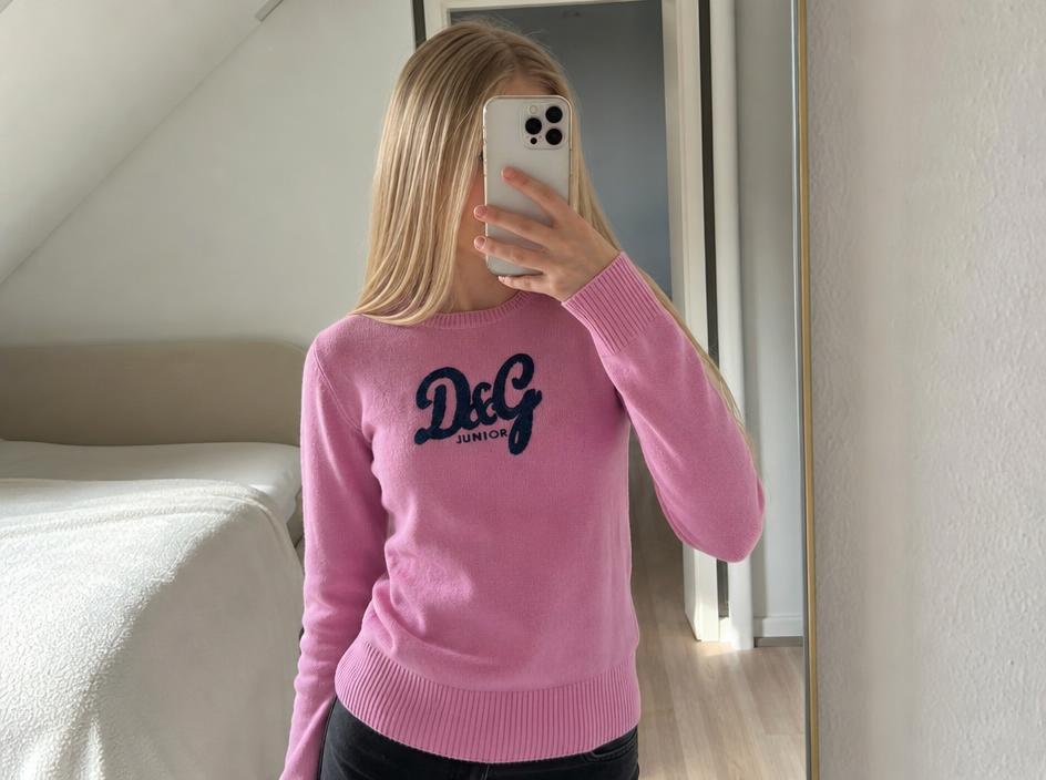 D&G Junior Pink Logo Knit Jumper – Very Good