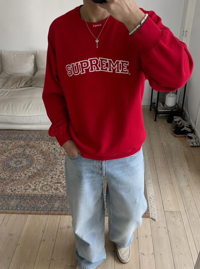 Supreme Red Logo Crewneck Sweatshirt - Very Good Condition