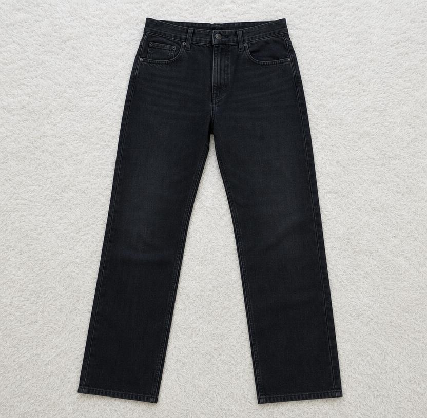 Levi's black slim-fit jeans – classic five-pocket style
