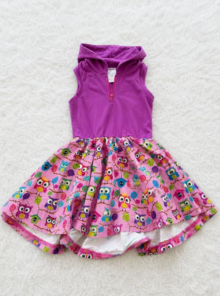 Girls purple owl print dress, size 104, zip front