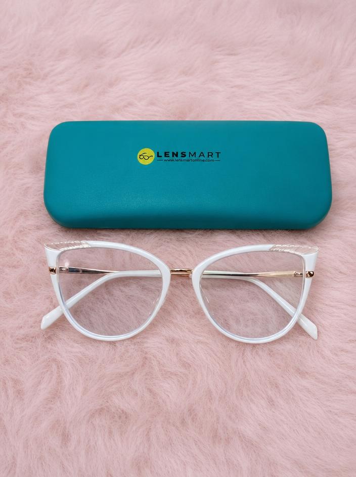 Lensmart white cat-eye sunglasses with case